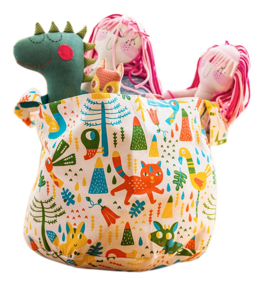 Bolso para Juguetes Flora y Fauna Pajarito de Mimbre en uso