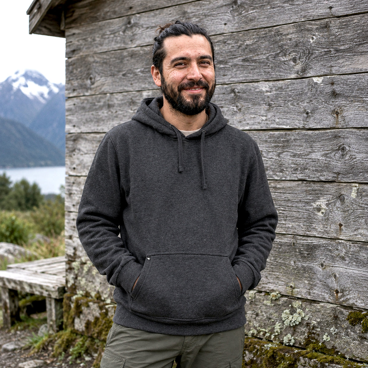 Gris · Polerón Hombre Hoodie Katmandú Lhotse de frente