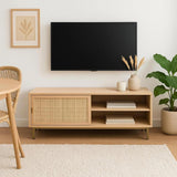 Rack TV Junco en living boho natural