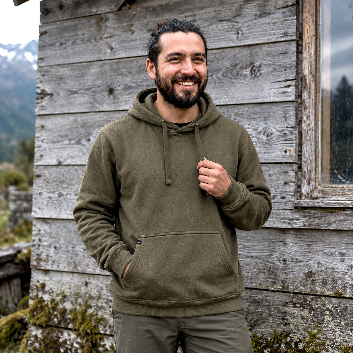 Verde · Polerón Hombre Hoodie Katmandú Lhotse de frente