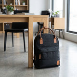 Mochila Montreal Fancy Black Regular Bubba Bags — en uso