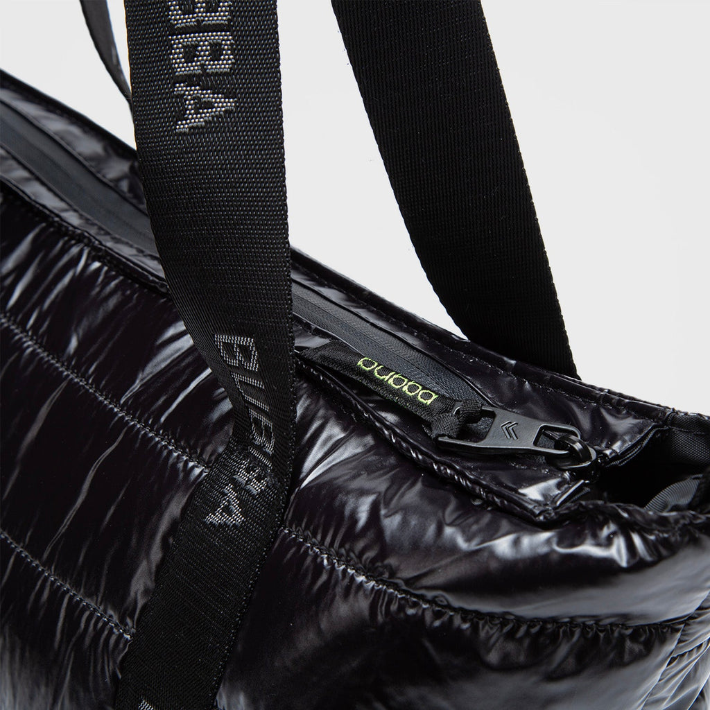 Cartera Tote Originals Classic Onyx detalle del asa