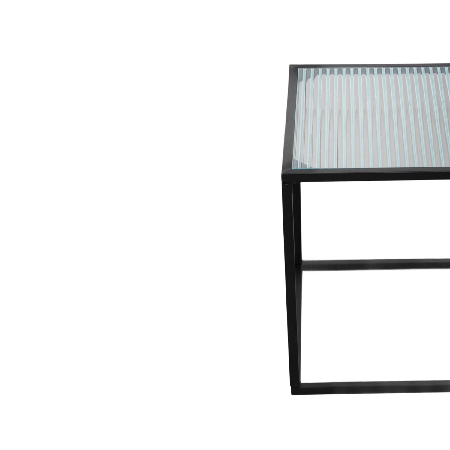 Mesa Metal Negro Vidrio 35x35cm detalle acabado - DAY Francia