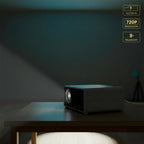 LEVO Proyector Hexa — imagen proyectada en sala oscurecida sobre telón
