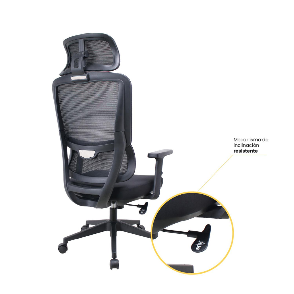 LEVO Silla Ergotech — persona trabajando en home office con postura correcta