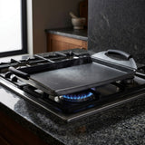 Plancha Aluminio Fundido 36cm Gravity Bergner — en uso
