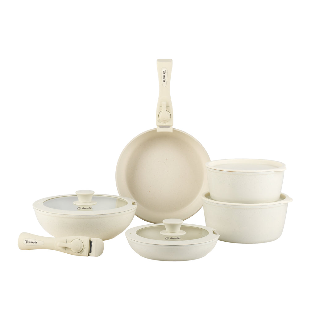 Beige · Batería de cocina Oxford Beige 15 piezas Simplit, las 15 piezas sobre fondo blanco