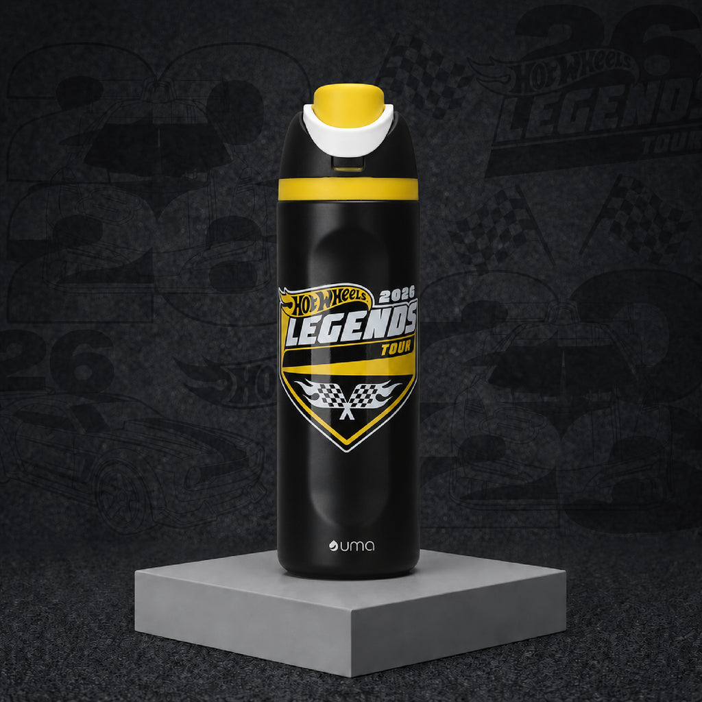 Botella Térmica Insulada Hot Wheels Legends Finish Black 750 ml UMA — ambientada sobre fondo Hot Wheels Legends
