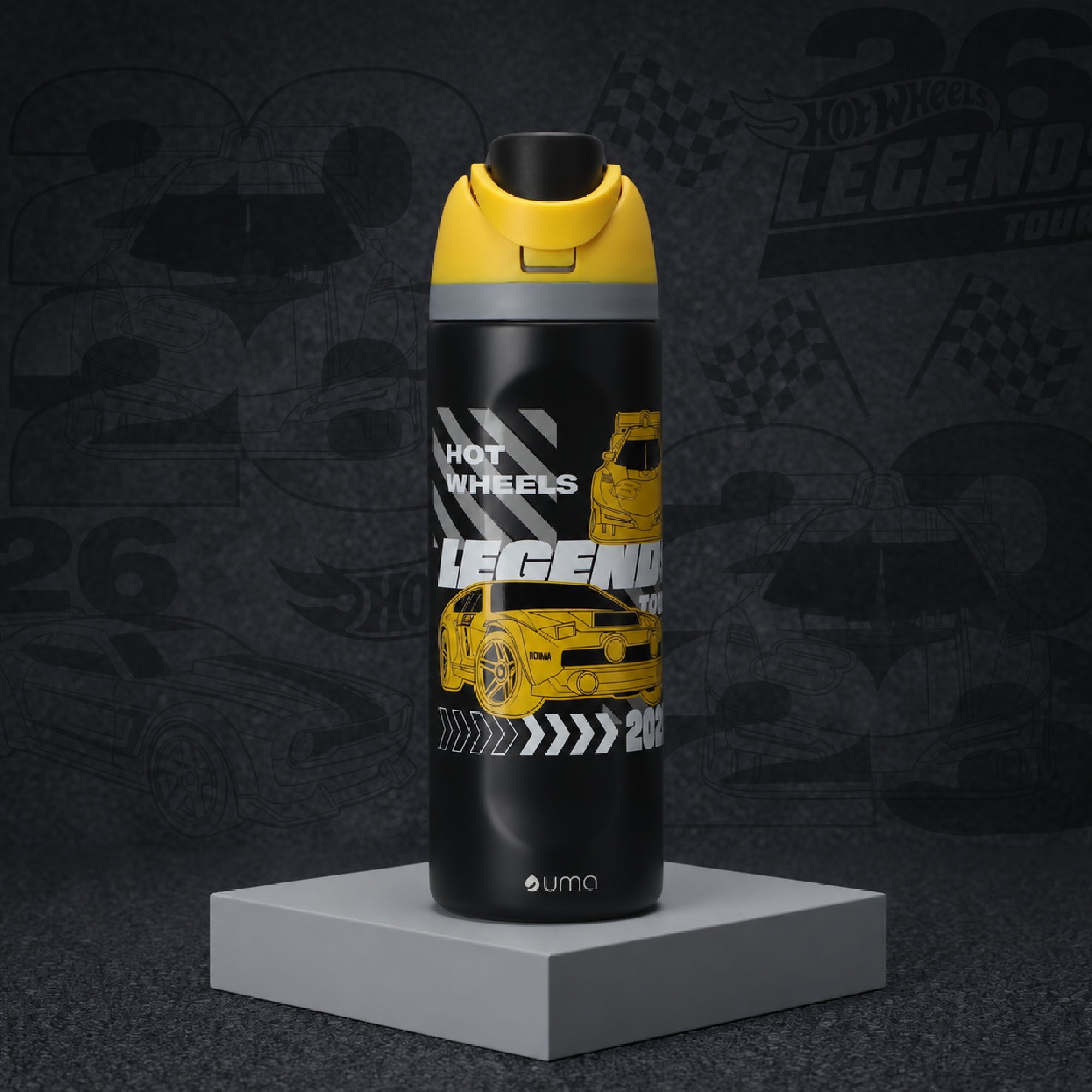 Botella Térmica Insulada Hot Wheels Legends Drift Yellow Lid 750 ml UMA — ambientada sobre fondo Hot Wheels Legends