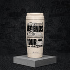 Vaso Térmico para Café Mug Hot Wheels Legends Tour Beige 590 ml UMA — ambientado sobre fondo Hot Wheels Legends