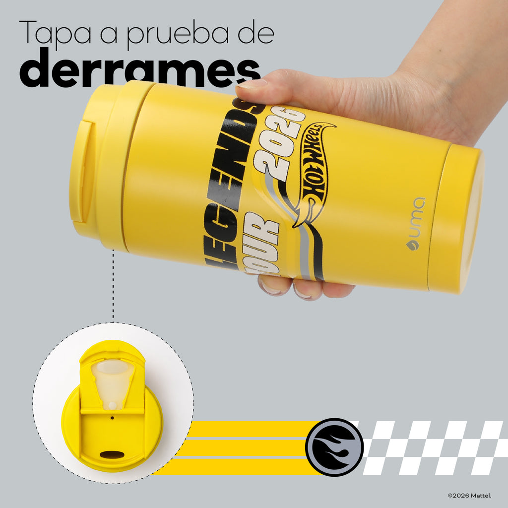 Vaso Térmico para Café Mug Hot Wheels Legends Turbo Yellow 590 ml UMA — tapa a prueba de derrames, en uso