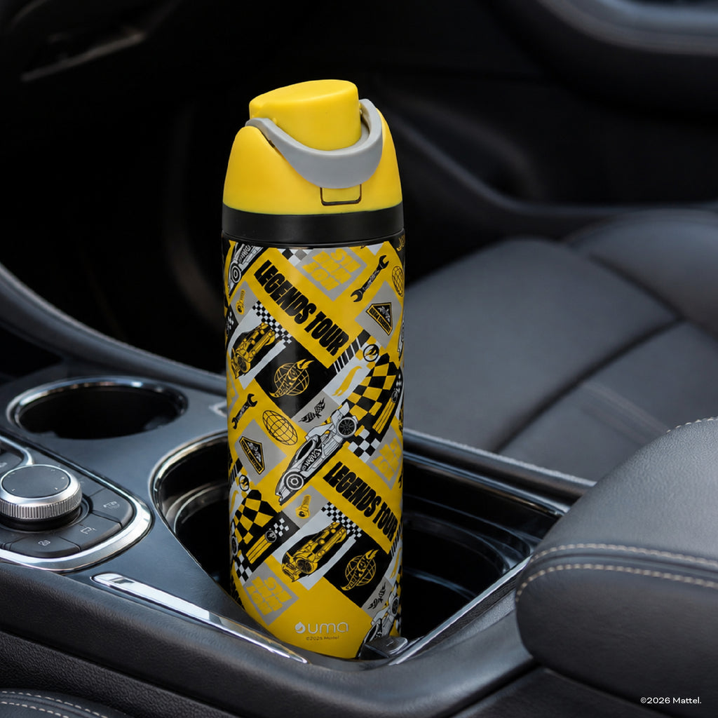 Botella Térmica Insulada Hot Wheels Legends Torque Yellow 750 ml UMA — sobre el escritorio, lista para salir