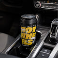 Vaso Térmico para Café Mug Hot Wheels Legends Champ Black 590 ml UMA — en el portavasos del auto