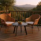 Mesa Terraza 70x40 grafito entre 2 sillas wicker atardecer dorado - Atmosphera Francia