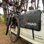 Pick-up Pad Xroad instalado en camioneta con dos bicicletas