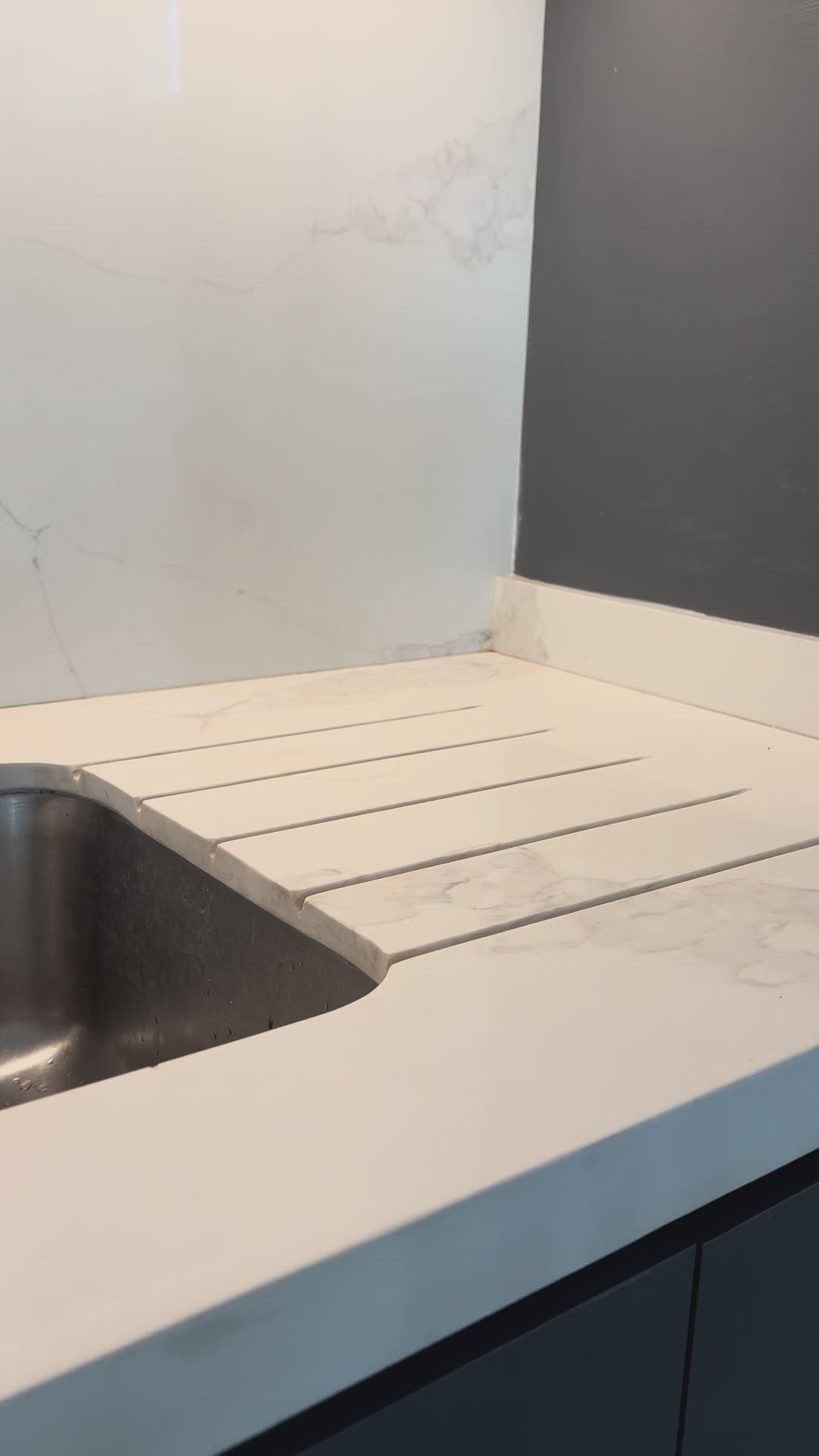 Video Secaplatos Escurridor 1 Nivel Acero Inox Blanco Simplit