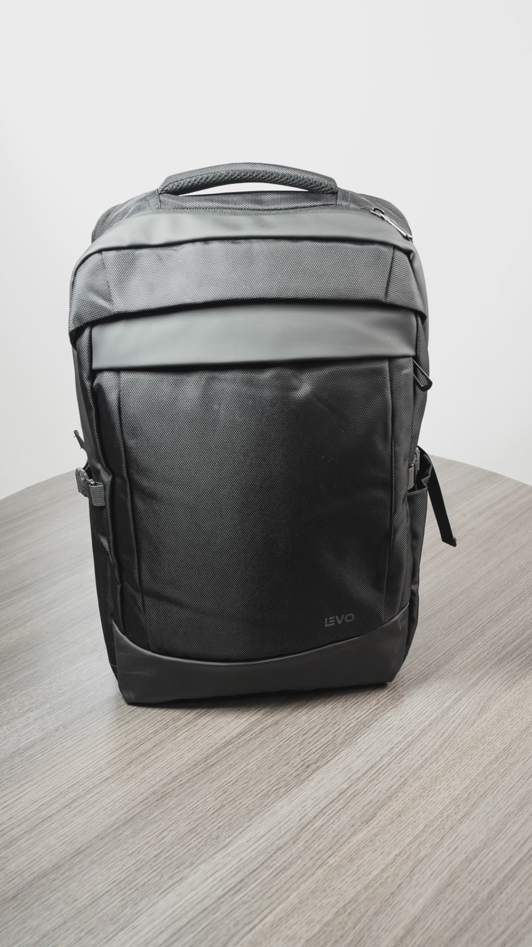 Video Mochila de viaje Notebook WOLF Negra 15,6" LEVO