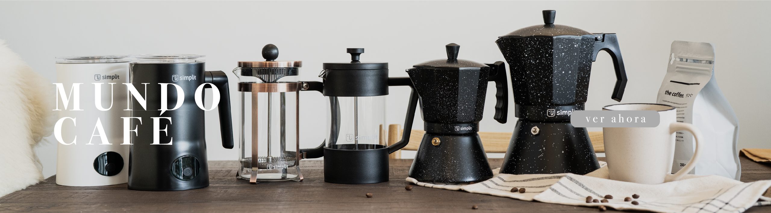 Simplit Mundo Cafe - cafeteras, prensa francesa y cafetera moka sobre mesa