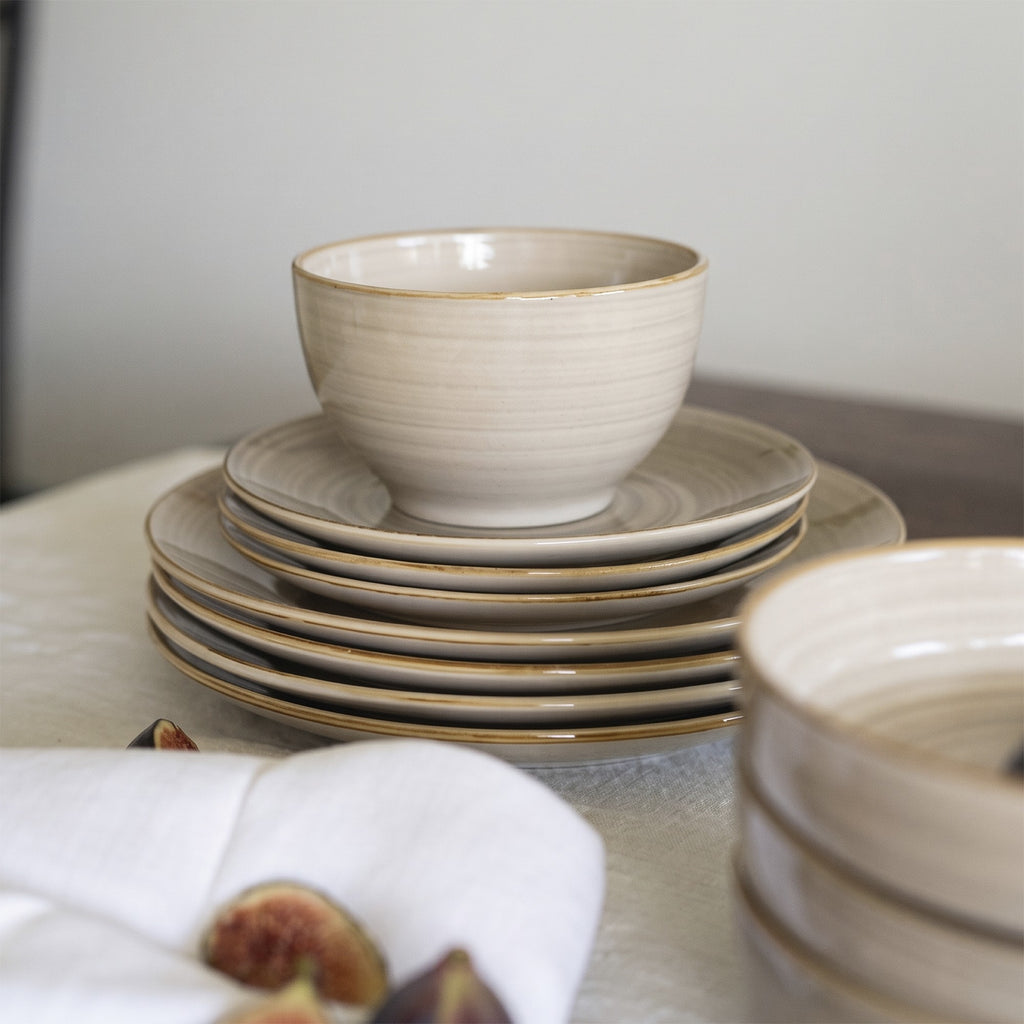 Juego Loza Cerámica 30 pcs Siena 6 personas Simplit — bowl sobre platos apilados en la mesa